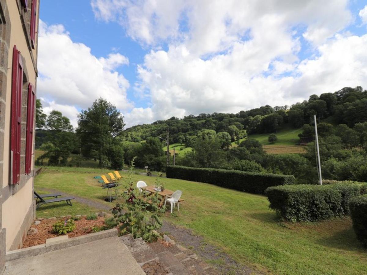 Maison De Charme Au Coeur Des Monts Du Cantal, Ideale Pour 12 Pers., Avec Jardin, Cheminee Et Loisirs Proches - Fr-1-742-96 Villa Saint-Martin-Valmeroux Екстериор снимка