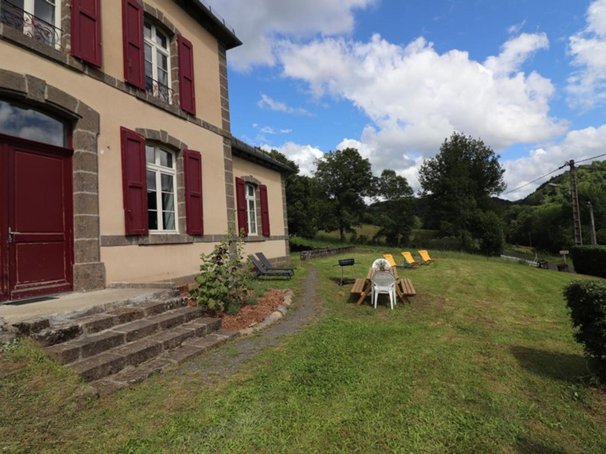 Maison De Charme Au Coeur Des Monts Du Cantal, Ideale Pour 12 Pers., Avec Jardin, Cheminee Et Loisirs Proches - Fr-1-742-96 Villa Saint-Martin-Valmeroux Екстериор снимка